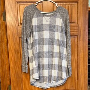 Torrid Gray and White Super Soft Plush Top